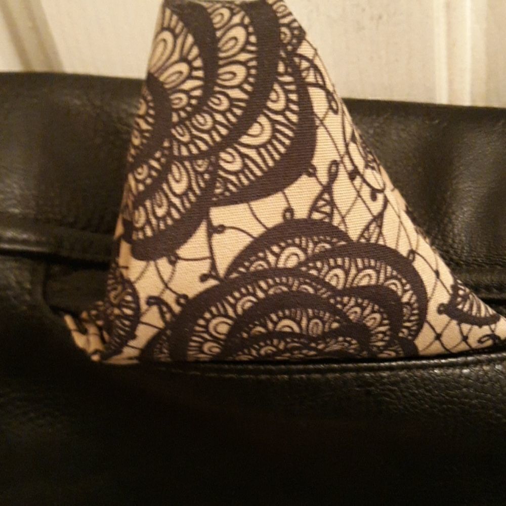 Carlos Shoulder Bag  - Picture 6 of 11
